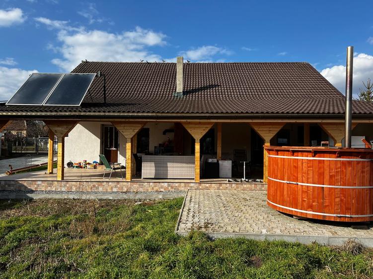Casa cu doua apartamente Dudesti