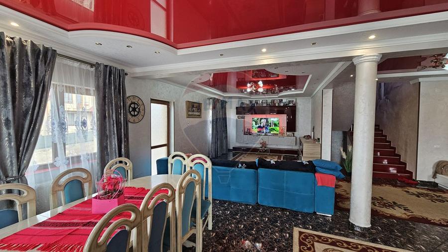 Casă / Vilă cu 6 camere, Sfantu Ilie, Suceava