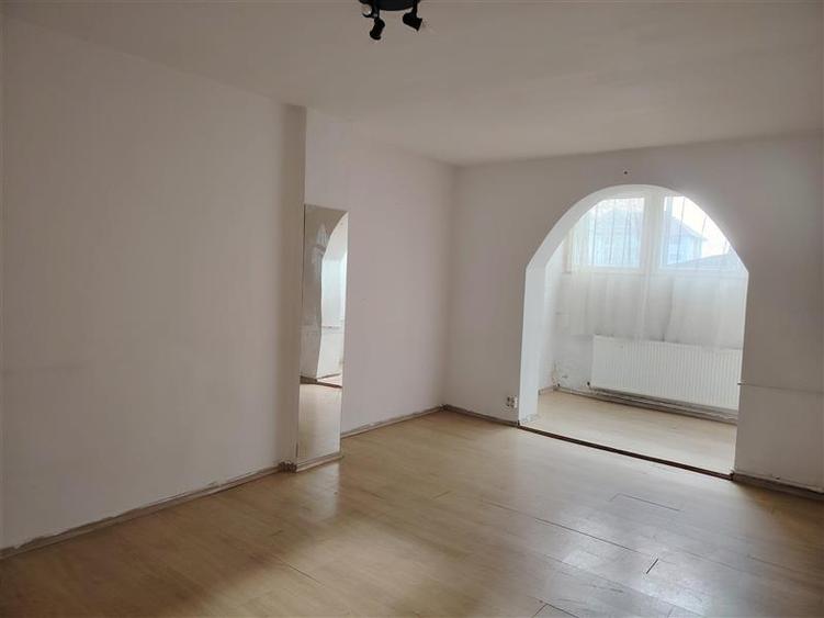 Apartament cu 2 camere (Gheorgheni, Car. Bucin 26 C)