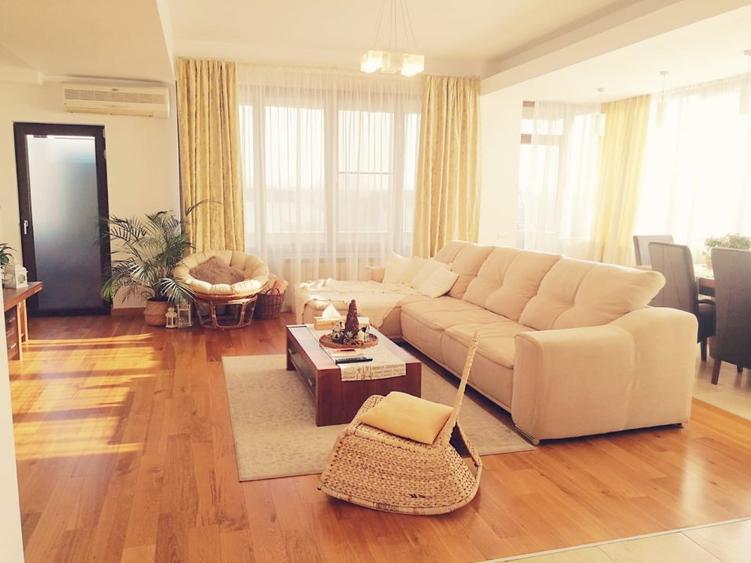 Apartament 3 camere, loc parcare subteran, living 50m2, zona Pod Constanta