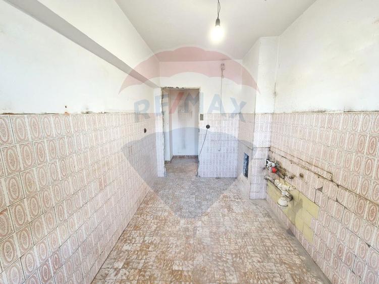 Apartament de vânzare 3 - 4 camere Zona P-ta Unirii Constitutiei Izvor