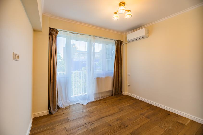 Apartament 4 camere bloc ONT