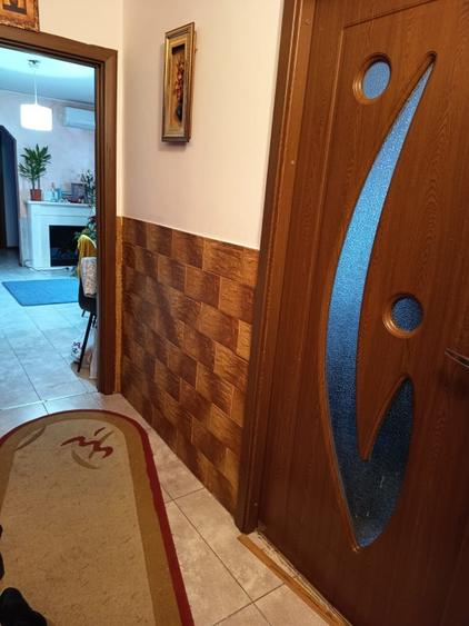 Apartament 2 camere, semidecomandat, transformat in 3 camere