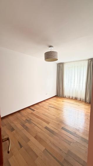 Casa de Cultură -Apartament spațios cu 3 camere, 75 mp, etaj 2 !
