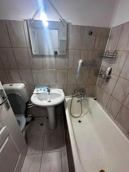 Apartament cu 2 camere, etajul 2/4, zona Alexandru cel Bun
