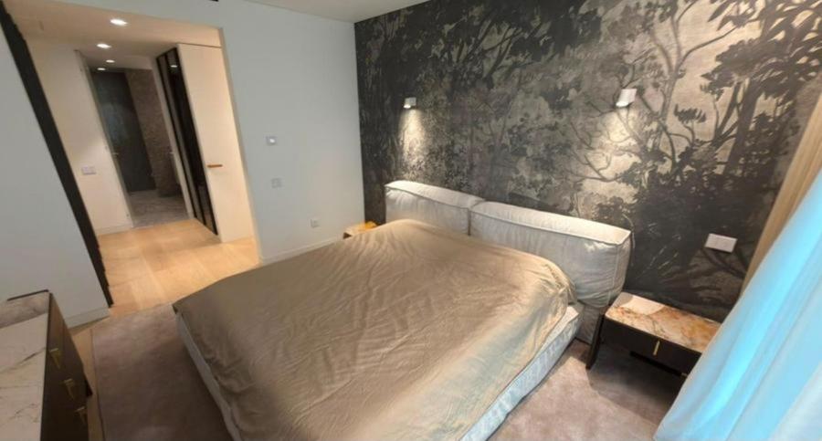 Oportunitate Capitale: Apartament cu grădină și 2 locuri parcare
