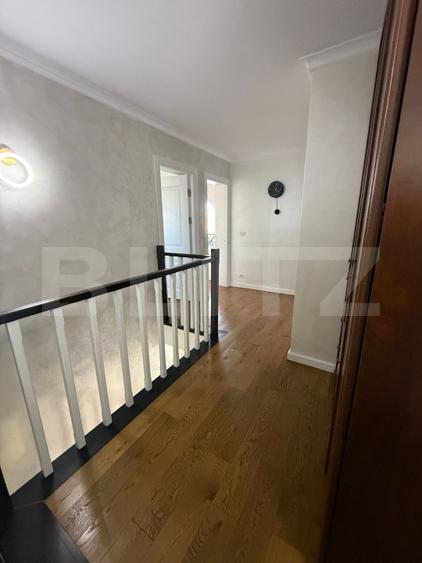 Triplex 4 camere, 110 mp utilii, zona Penny Moara
