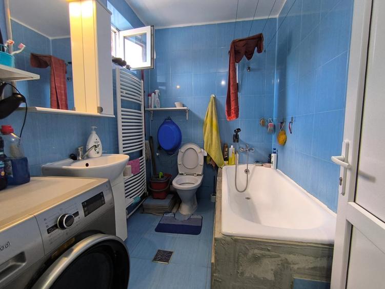 CENTRU - Casa solida cu etaj ,la pret de apartament !