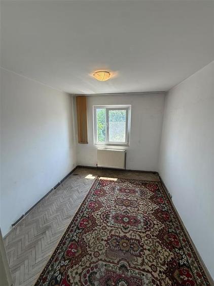 70mp - Apartament 3 camere cu pod deasupra Podu Ros zona Cotnari