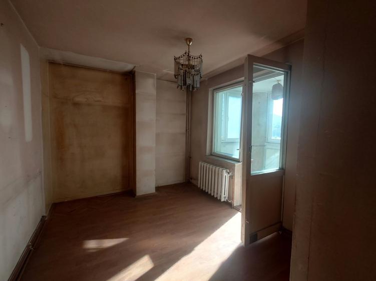 Apartament 3 camere, et. 2, zona Ultracentrala
