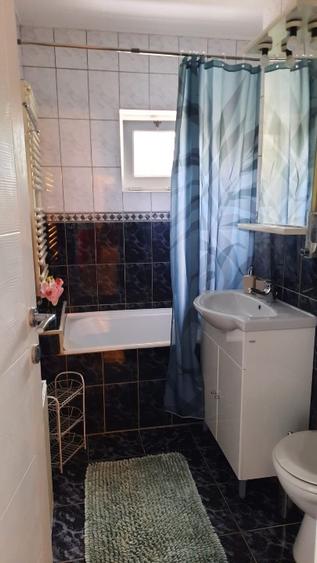 Închiriez apartament cu doua camere