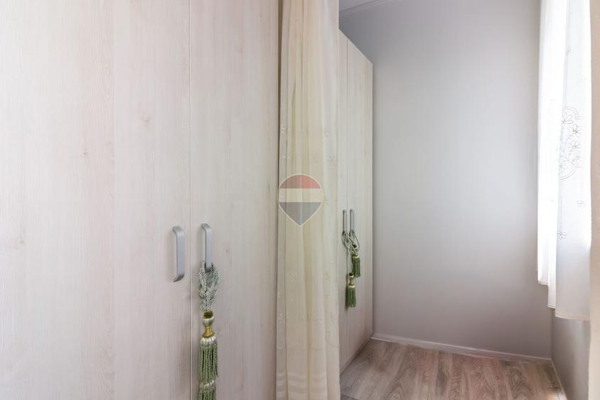 Casă / Vilă de vanzare cu 14 camere, 14 bai, teren 650 mp, 14xparcare