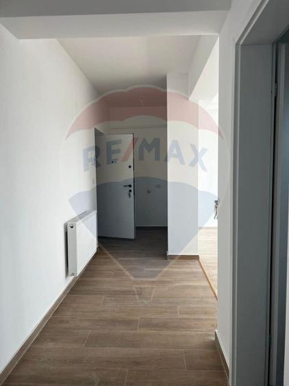 Apartament cu 2 camere de închiriat in bloc nou Valcom Residence III