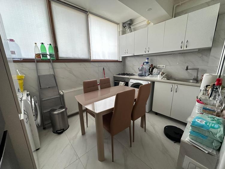 Apartament 4 camere de Vanzare Bragadiru ( zona foarte buna )