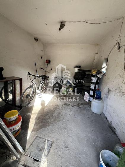 Casă de vânzare în Călanul Mic –  2 clădiri, curte, grădină, garaj - 7