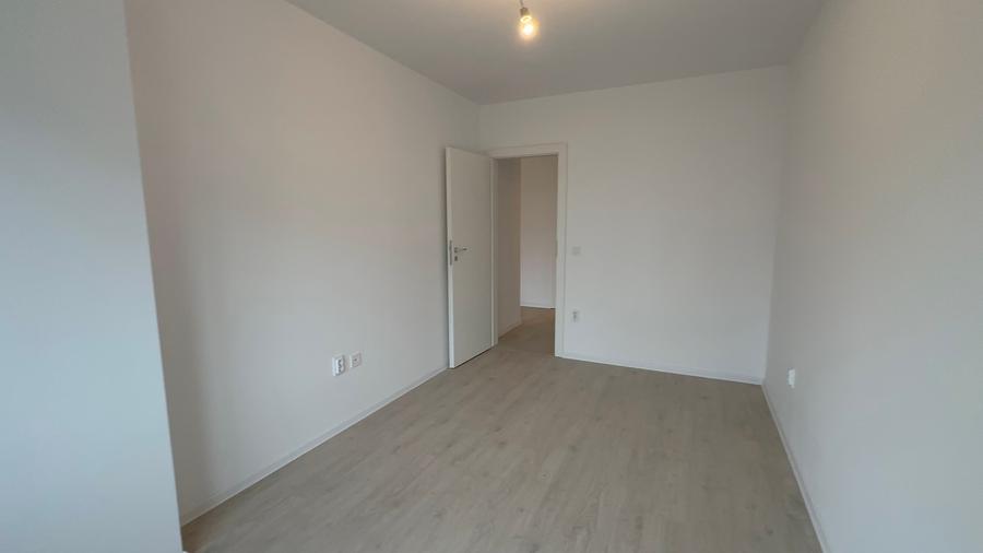 Apartament 4 camere 78 mp utili D-na Stanca Selimbar-Mall