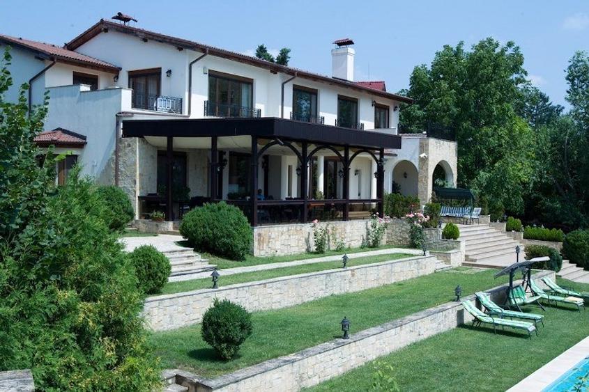 Vila Snagov lac pretabil rezidential /business