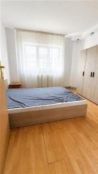 Apartament 2 camere decomandat, etaj intermediar Centrul Civic- str. Toamnei