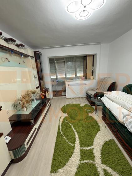 Apartament 2 camere de vânzare în zona CET – etaj intermediar