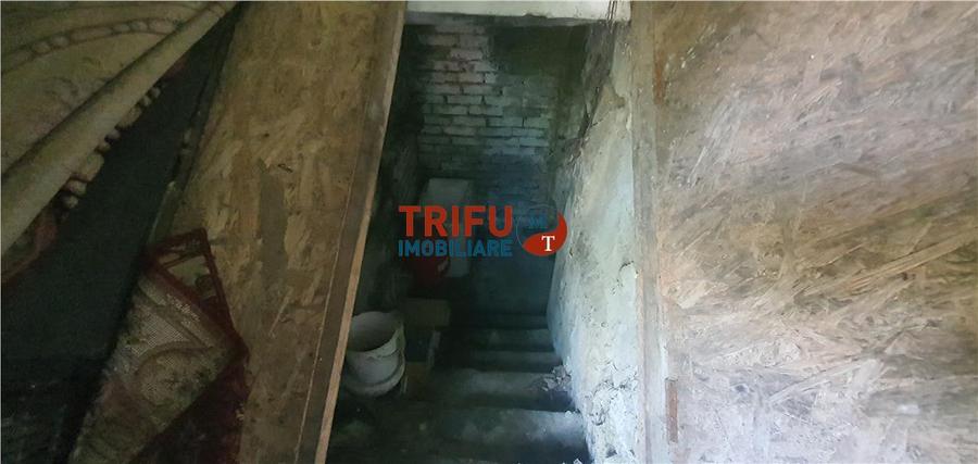 Casa cu teren pentru investitie zona Cetate
