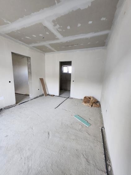 Triplex 119 mp utili, teren 180mp, ansamblu privat, Floresti