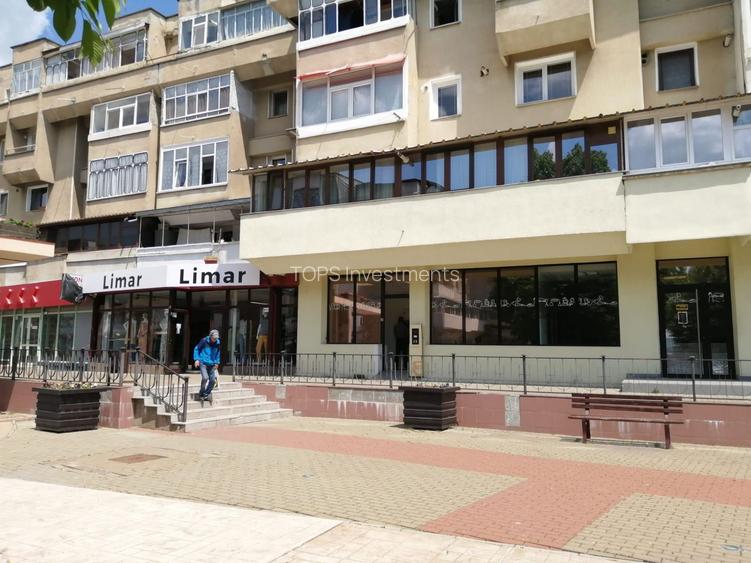 Spațiu comercial 200 mp ultracentral singurul vad pietonal 100% Roman - 3