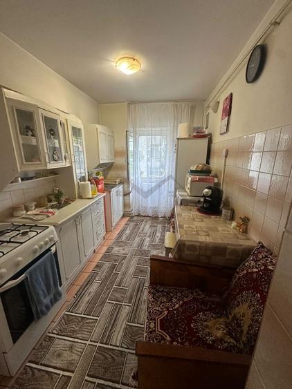 Apartament 3 camere 2 bai decomandat pacurari