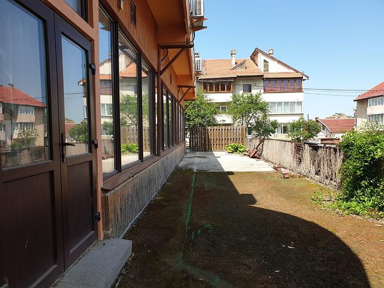 Spatiu comercial, Rasnov - Centru Nord, disponibil la vanzare sau inchiriere.