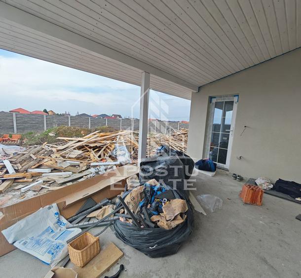 Duplex de vanzare, pe parter, 3 camere, Sag, zona Manastirii, Timis