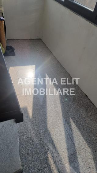Apartament 3 camere, bloc nou, zona Scolii nr 7