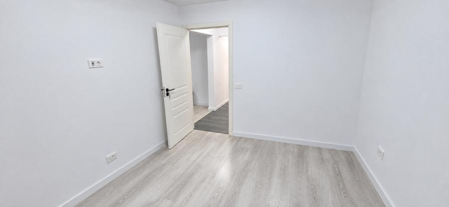 Apartament 4 camere, 86 mp, zona Lapus