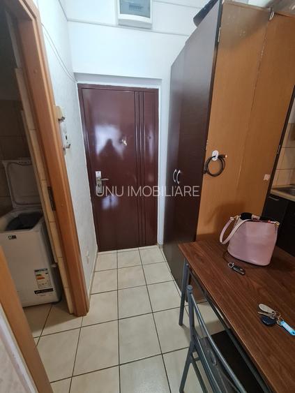 Apartament cu 2 camere - zona Granit - Baza 3 - 5