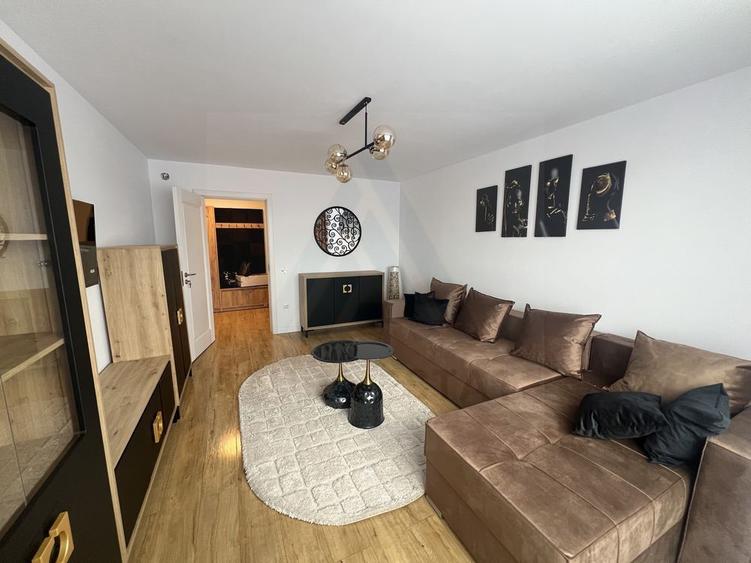 Apartament 2 camere decomandat 55 mp cu balcon pe Bld. Mihai Viteazul