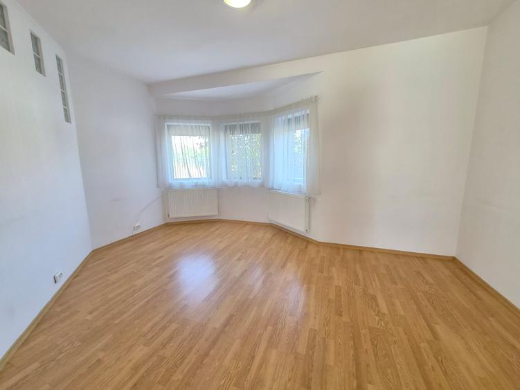 Inchiriere Vila individuala 4 Camere cu Gradina si Garaj