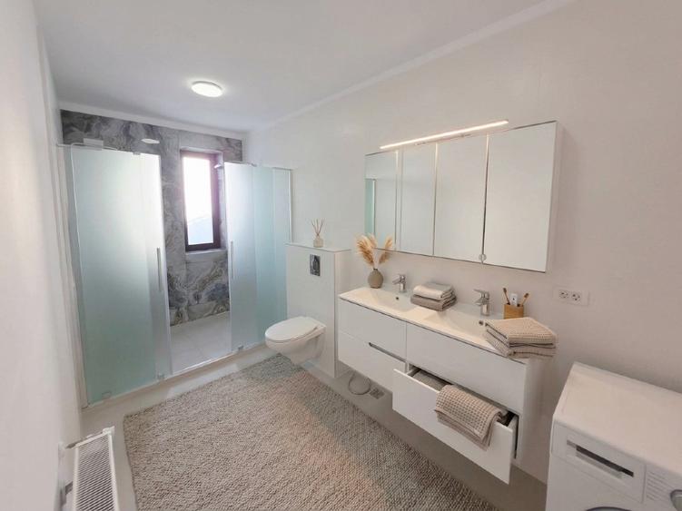 Casa 5 Cam,TVA Inclus,Pompa Caldura, Panouri Fotovoltaice, Smart, Metrou