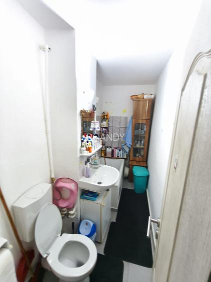 ROANDY-Garsoniera renovata,complet mobilata si utilata-9 Mai - 5
