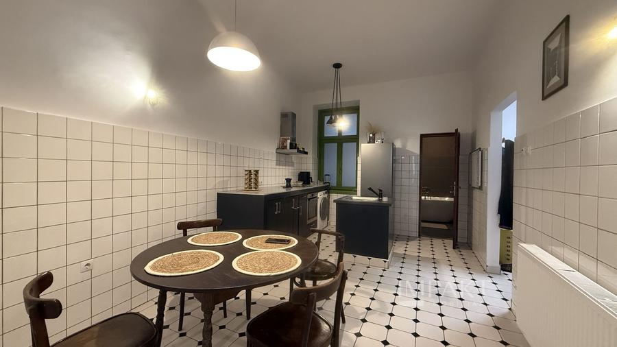 Apartament spatios cu 2 camere decomandat in centrul orasului