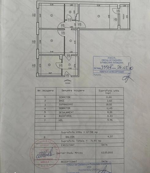 Apartament cu 3 camere decomandat, etaj intermediar, zona Alexandru cel Bun