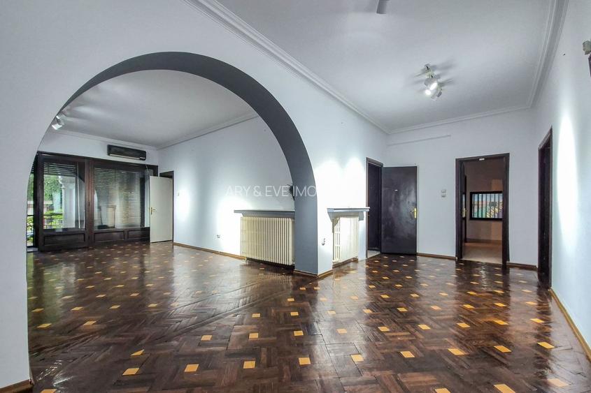 Prestigiu interbelic gradina proprie : Perla ascunsă din Piața Romană - 14