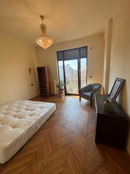 Inchiriere apartament cu 4 camere cu vedere in Parcul Cismigiu