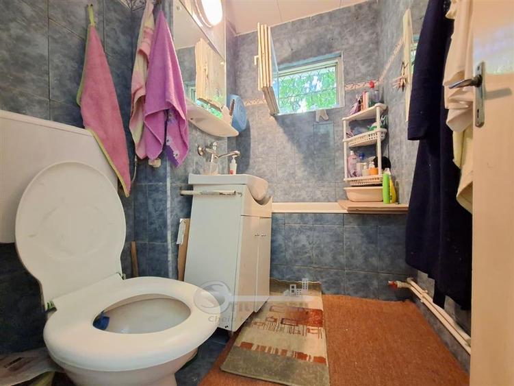 Pacurari in spate la Alpha Bank, apartament 2 camere, baie cu geam