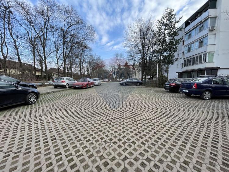 Apartament 3 camere | Etaj 8/9 | Zona Nord – Strada Cameliei, Ploiești