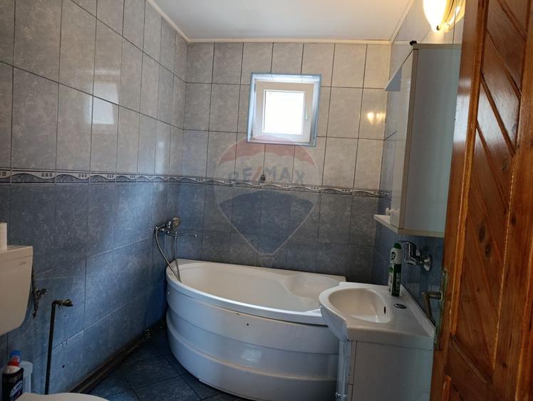 Investiție rară lângă Sighișoara – de vanzare casa lângă pădure și E60