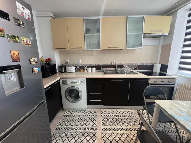 Ultracentral - zona McDonalds, 2 camere decomandat ( + AC si balcon )