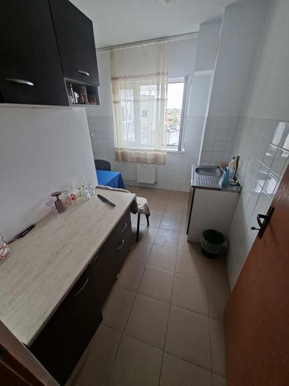 Apartament cu 1 camera decomandat, se poate transforma in 2 camere dec, zona Cug