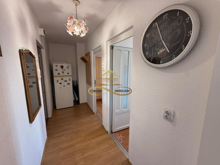 Apartament 3 camere de vanzare in Bacau