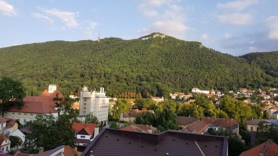 Apartament in vila, ultracentral cu priveliste