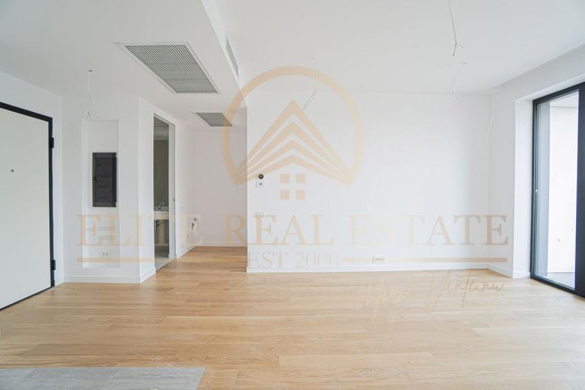 Stațiunea Mamaia - Vânzare apartament cu 2 camere, 2 bai cu vedere la mare.