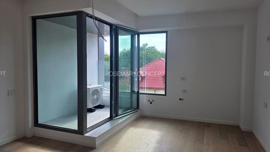 Studio Lux, Bloc Boutique Timpuri Noi - 3