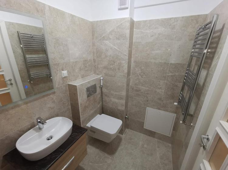 Apartament de vanzare cu 2 camere decomandat- Royal Town Iasi